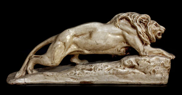 Lion Crouching - Item #414