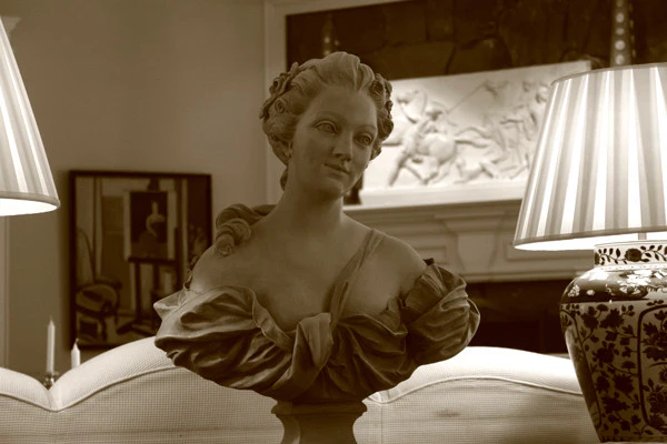 Madame Pompadour - Item #229 - Image 5