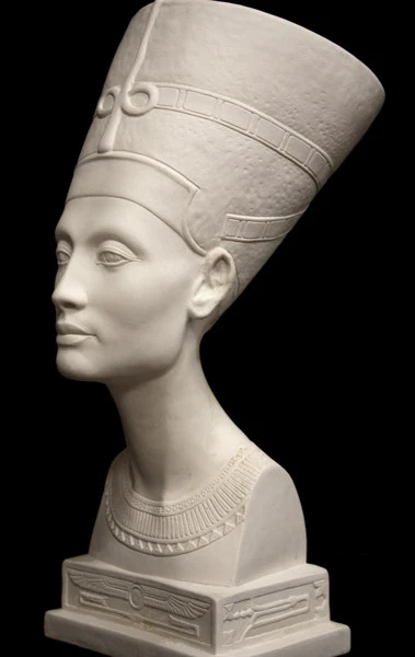 Nefertiti Reduction - Item #83 - Image 2