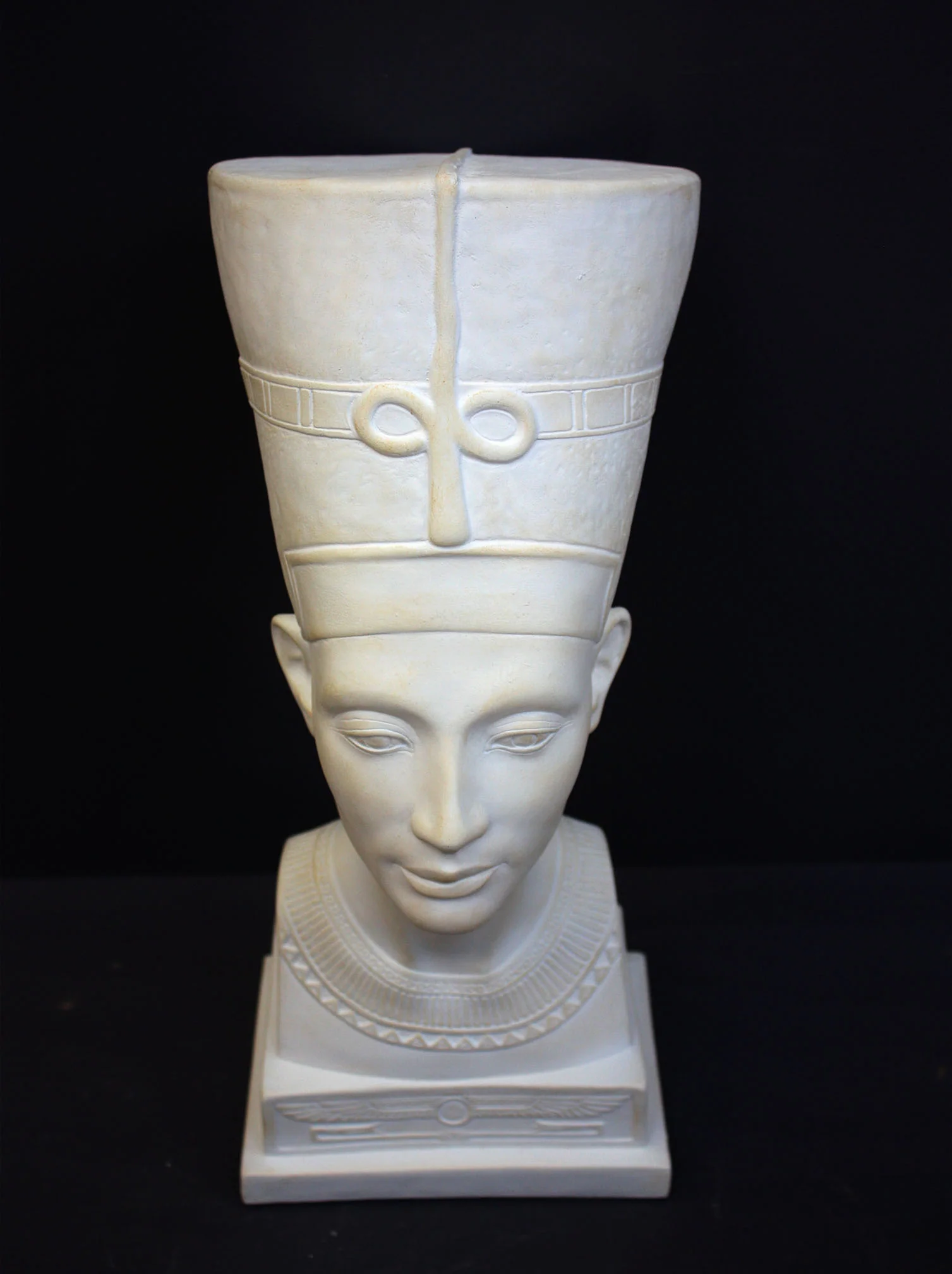 Nefertiti Reduction - Item #83 - Image 5