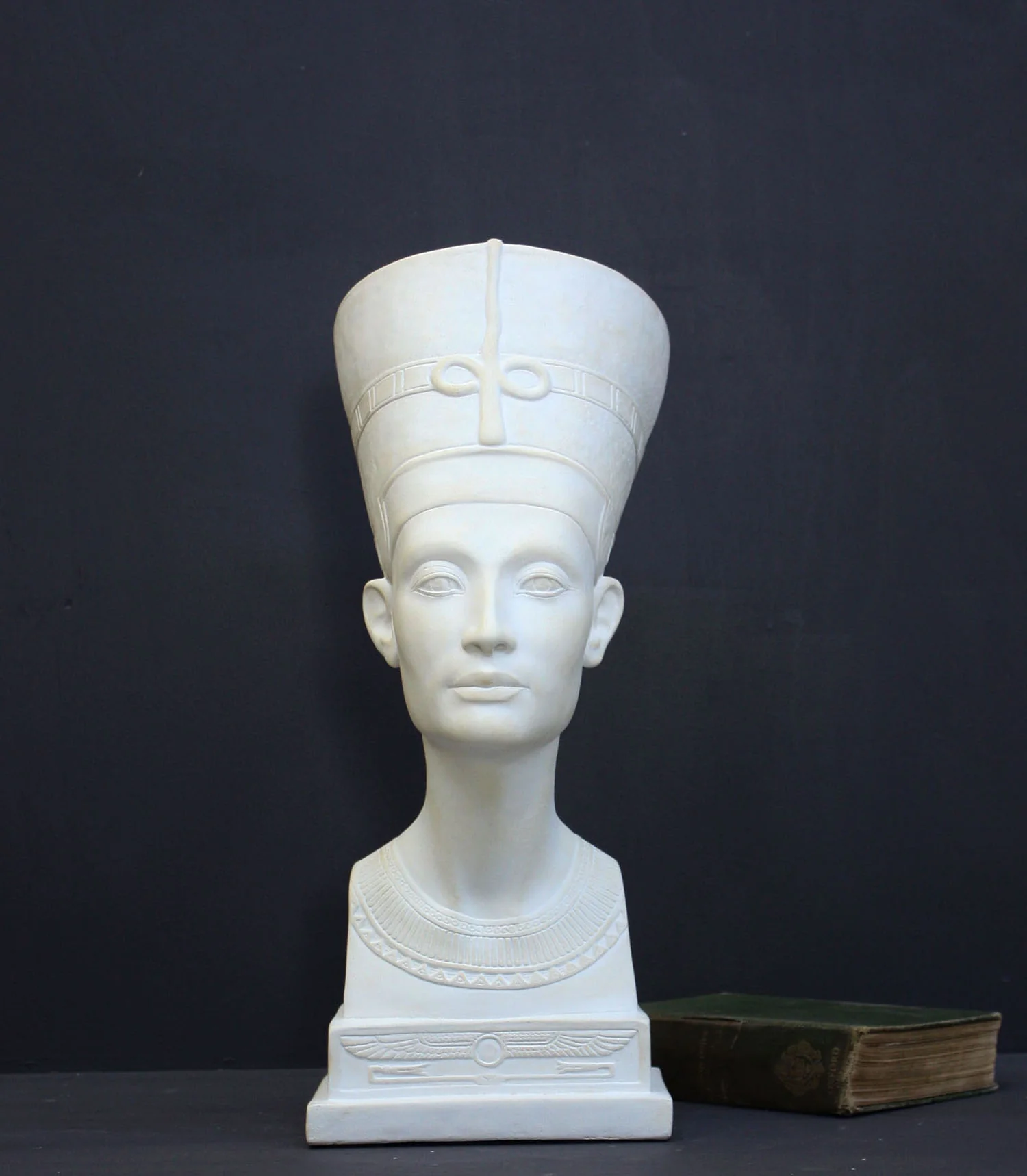 Nefertiti Reduction - Item #83 - Image 8