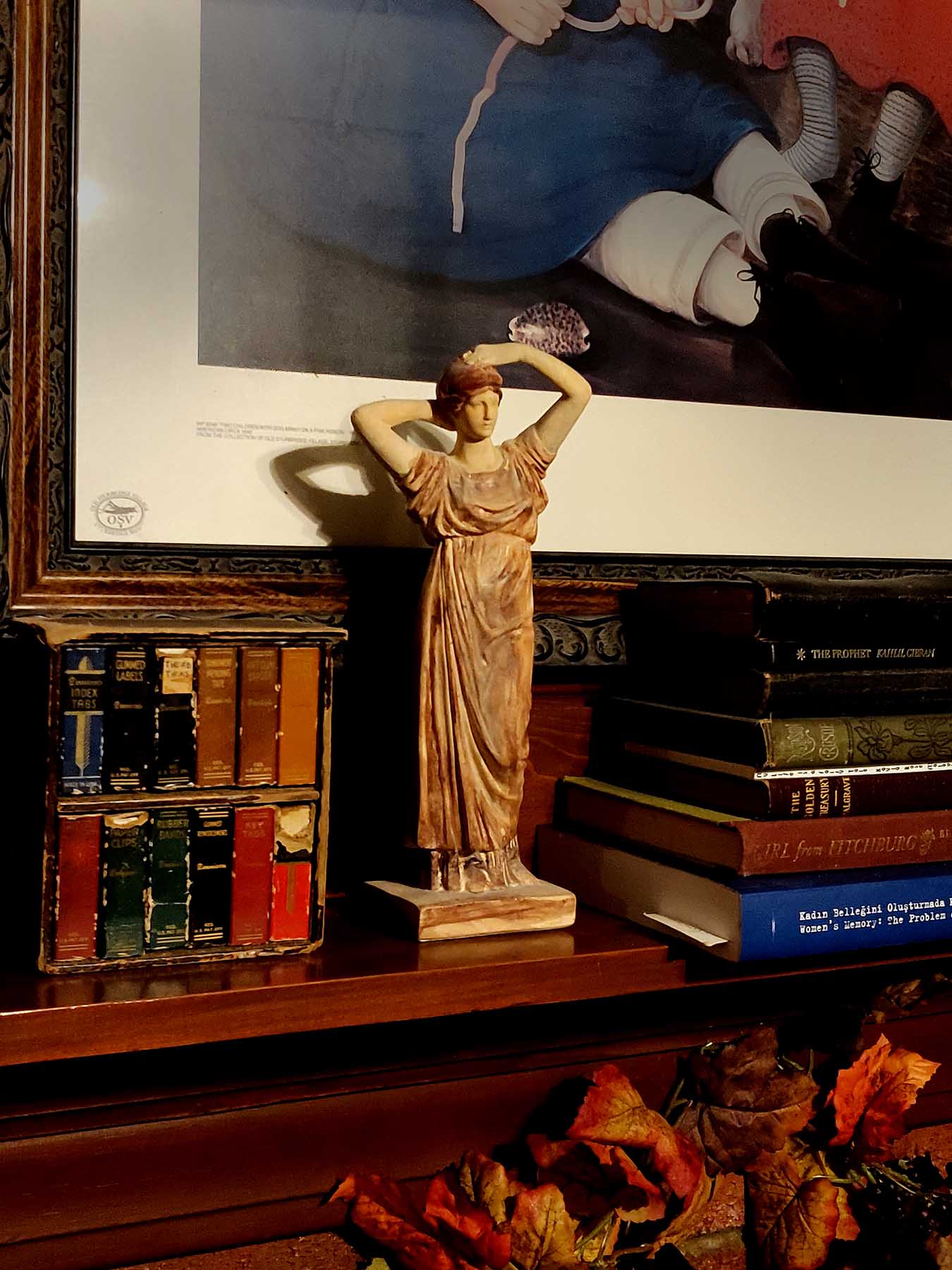 Tanagra Figurine Arranging Hair - Item #318 - Image 24