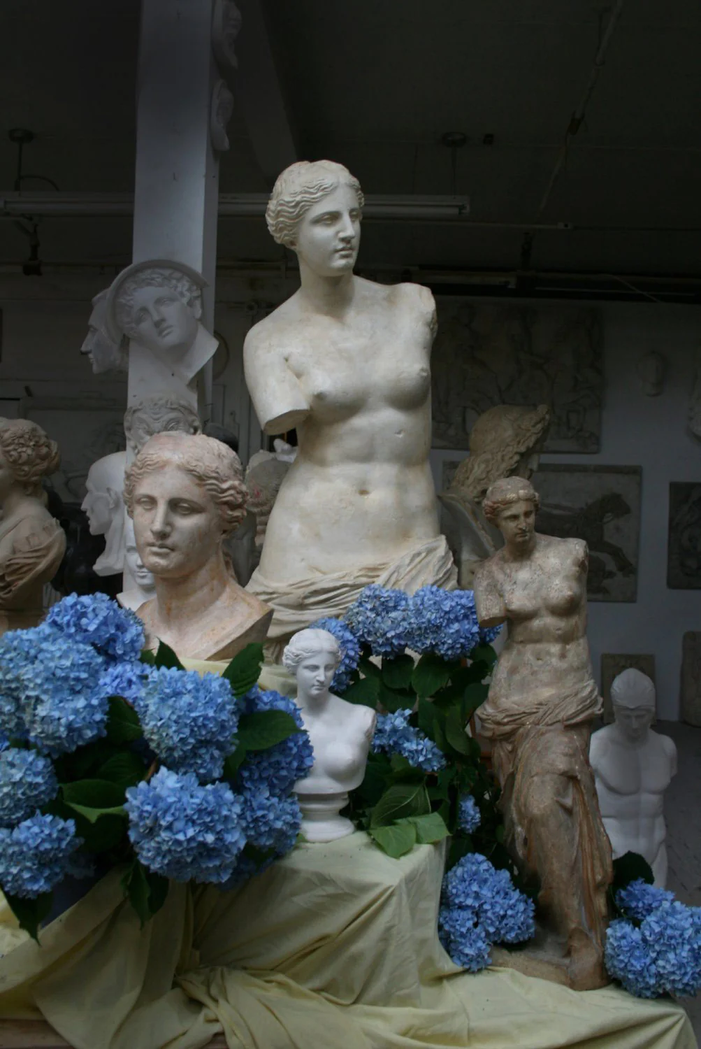 Venus de Melo - Item #117 - Image 2
